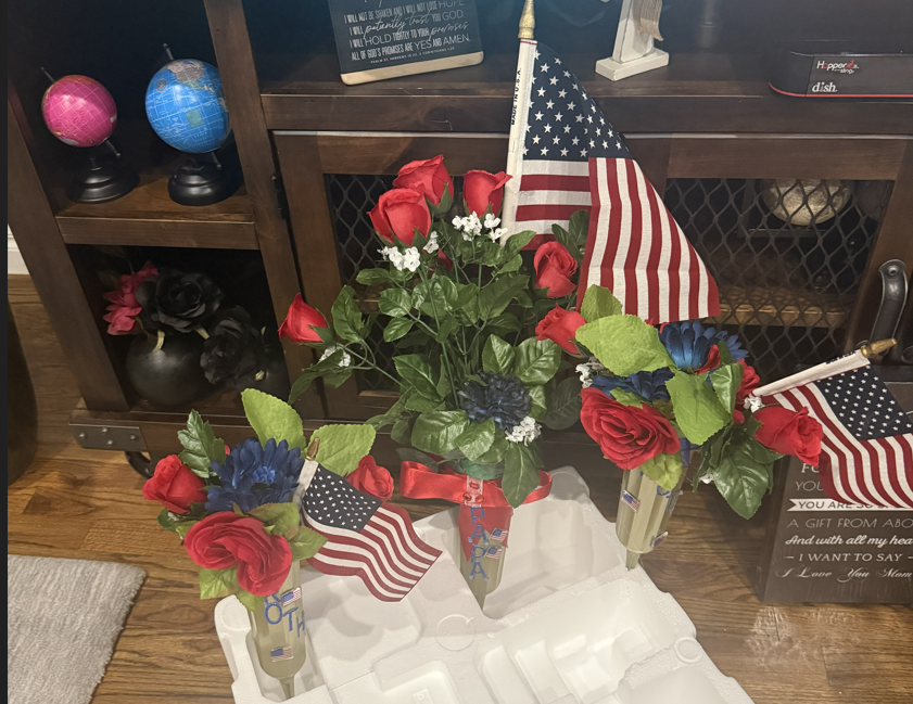 Patriotic cemetery arrangement